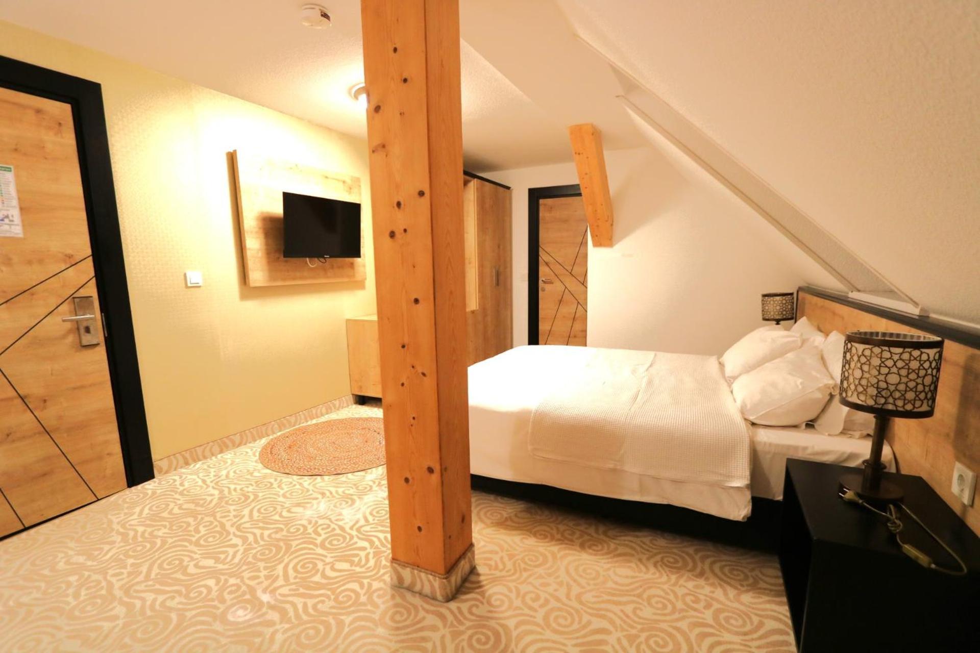 Am Fluss Saale Hotel Weissenfels Exterior photo